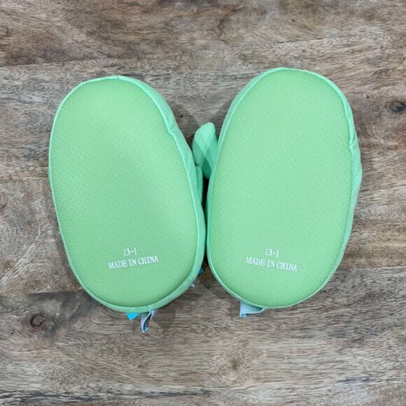 NEW 2-3 Girls Maritza the Cactus Squishmallows Slippers - Picture 2 of 3